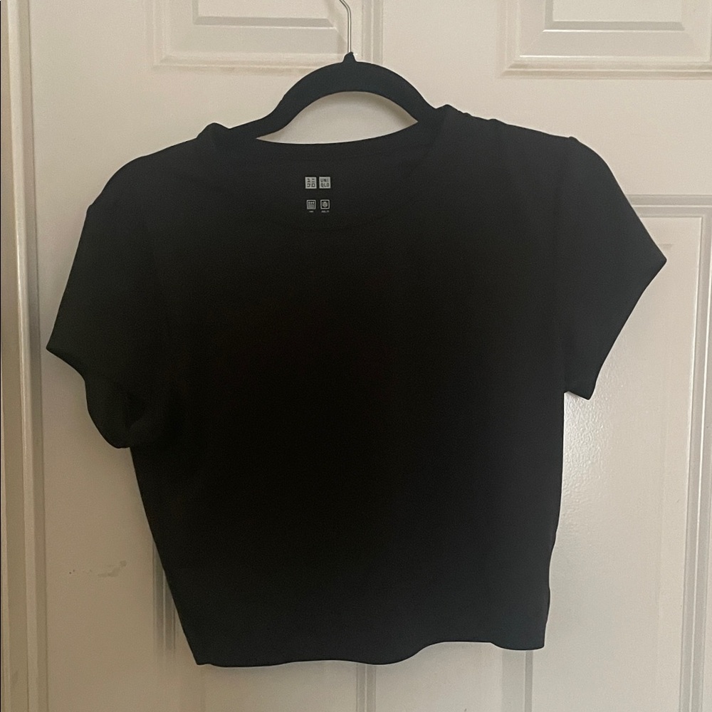Black Women's Short Sleeve Cropped Top
